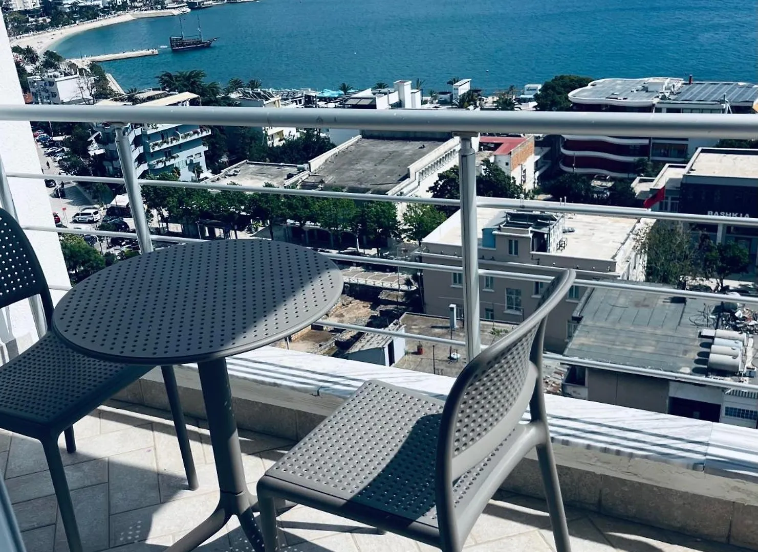 Seaside Serenity! Free Parking! Sarande