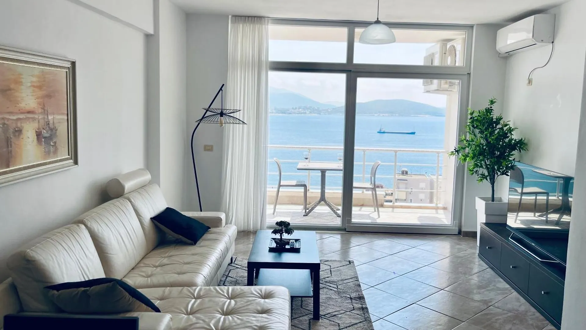 Apartment Seaside Serenity! Free Parking! Sarande