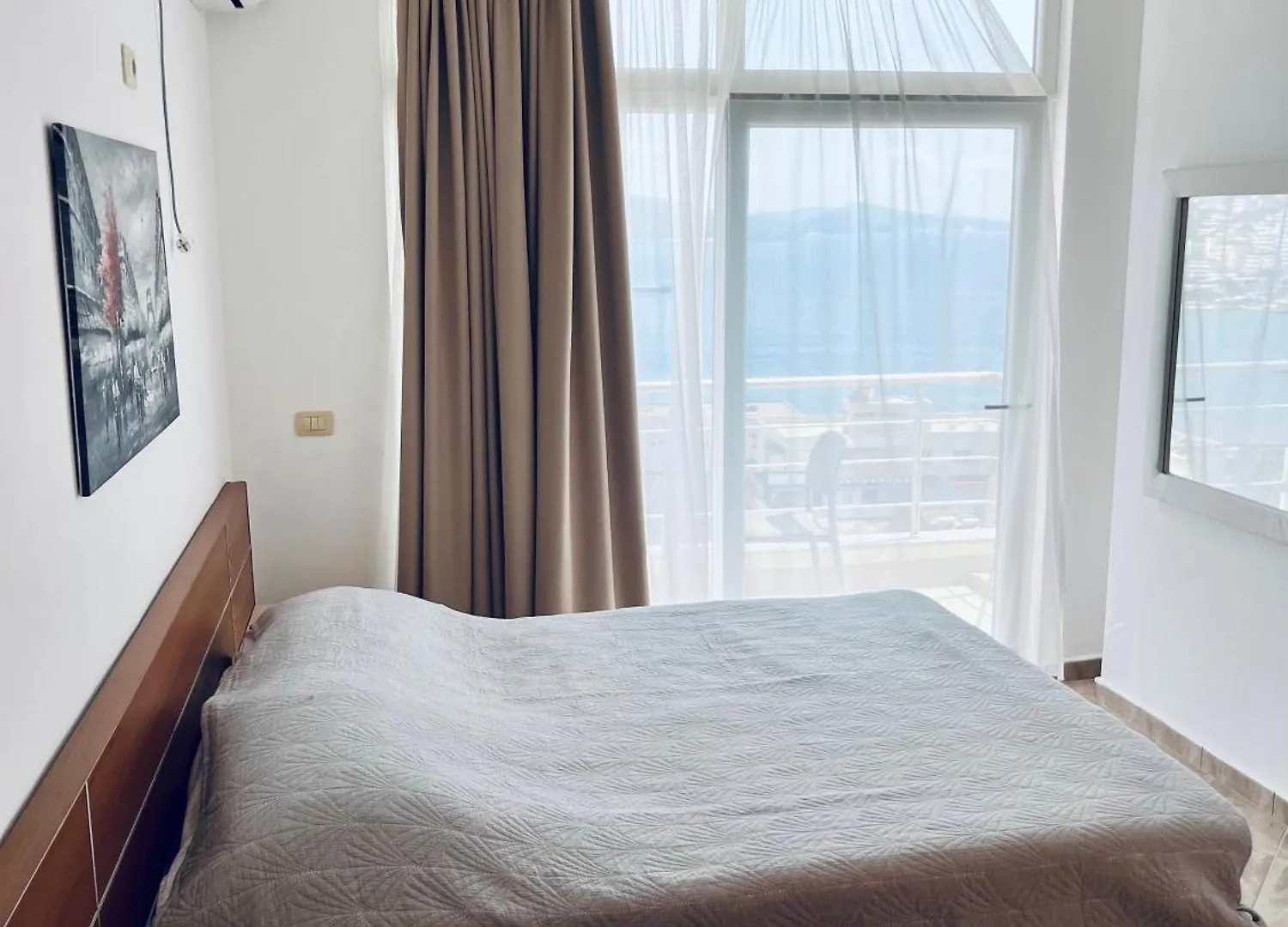 Seaside Serenity! Free Parking! Sarande 0*,